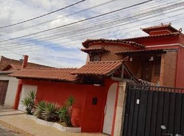 Casa · 200m² · 3 Quartos · 4 Vagas · oprtunidade. linda casa colonial a venda na regiao de contagem