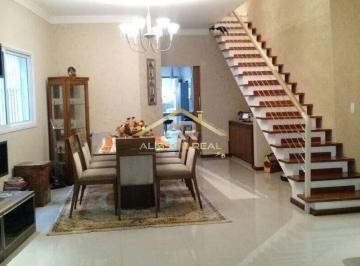 Casa · 385m² · 3 Quartos · 4 Vagas · Lindo Sobrado, Vila Osasco, Osasco, São Paulo.