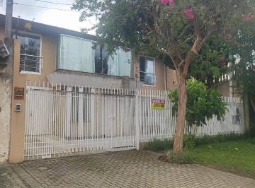 Casa · 250m² · 4 Quartos · 5 Vagas · Casa espaçosa com Piscina em Bairro Nobre