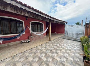 Casa de 3 quartos, Peruíbe · Casa com 3 quartos e área gourmet em Peruíbe.