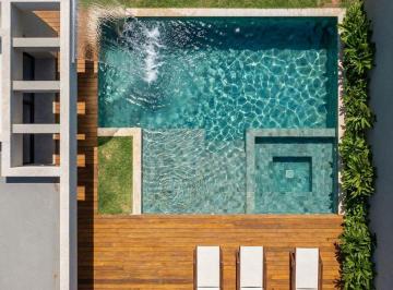 Casa de 4 quartos, Brasília · CASA TERRA EM CONSTRUÇÃO 4 SUITES EM CONDOMINIO ENTREGA PRONTA