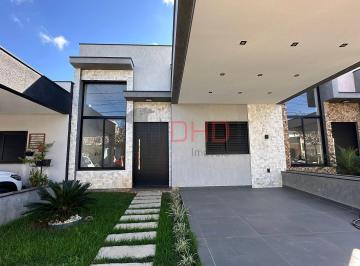 Casa · 150m² · 3 Quartos · 1 Vaga · Casa com piscina no Condomínio Horto Florestal