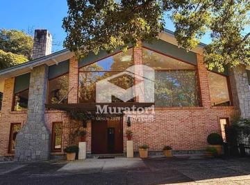 Casa · 926m² · 5 Quartos · Linda casa em Condomínio com área de preservação