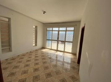 Casa en Venda de 3 quartos Centro · Compre uma casa leve 2 , casa dos fundos