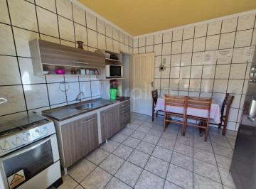 04 · Casa com 4 Apartamentos na Barra da Lagoa | Excelente Oportunidade de Renda