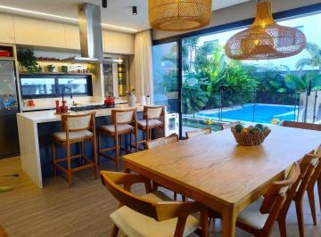 Casa · 233m² · 4 Quartos · 4 Vagas · Casa de 233m² com 4 dormitórios no Campeche