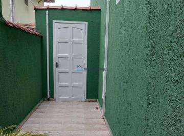 Casa · 121m² · 3 Quartos · 2 Vagas · Sobrado de 124m², 3 dormitórios, 1 suíte, 2 vagas.