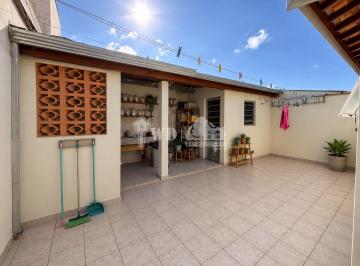 Casa · 200m² · 3 Quartos · 2 Vagas · Casa Térrea com quintal amplo no Wanel Ville