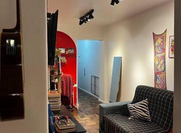 Apartamento · 95m² · 2 Quartos · Apartamento 2 dormitórios com pátio no Centro Histórico