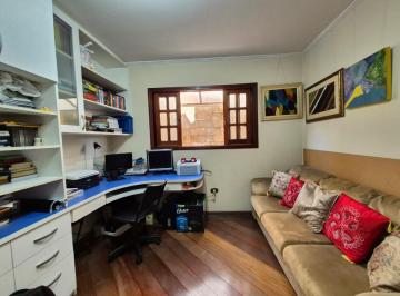 bc050b30-4f76-46e2-82ae-ba7a69986c32 · Agradável casa para venda em Parque São Domingos com 3 quartos, sendo 1 suíte, 313m²