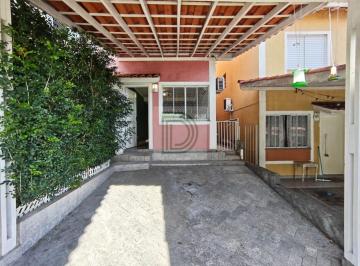 Casa · 70m² · 2 Quartos · 2 Vagas · Casa em Condomínio Fechado na Granja Viana | 2 Dormitórios | 2 Vagas | Quintal com Churrasqueira