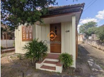 Casa · 60m² · 2 Quartos · 3 Vagas · Casa com 2 Dormitórios, Amplo Pátio e Garagem para 2 Carros