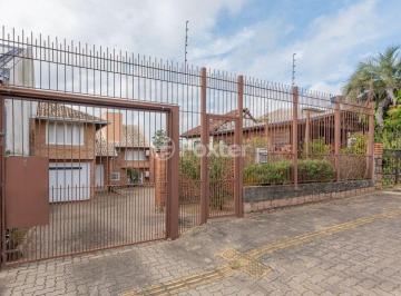 Casa de 4 quartos, Porto Alegre · Casa 4 quartos com pátio no Jardim Sabará