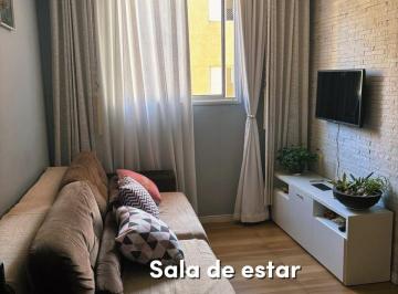sala de estar. Parede diferenciada e porcelanato · Apto 3 dorms (1 suíte) moderno e impecável!