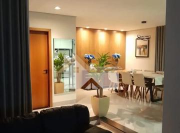 Casa de 3 quartos, Taubaté · Casa na Vila São José, em Taubaté com 216m²
