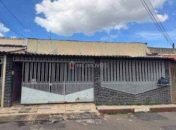 Casa · 3 Quartos · 3 Vagas · Casa à Venda na Qnp 13 Conjunto D | 3 Quartos | 3 Vagas de Garagem | Financiável