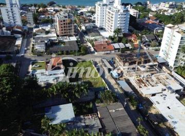 Casa · 250m² · 5 Quartos · 2 Vagas · Casa com Amplo Terreno à Venda, 5 Quartos Sendo 1 Suíte no Bairro Cabeçudas, Itajaí, Sc