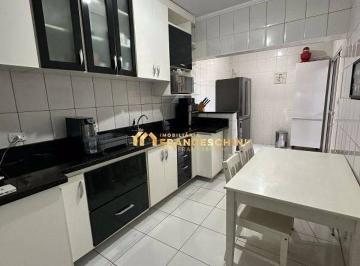Casa · 250m² · 3 Quartos · 2 Vagas · Casa para venda em Jardim Uirá de 250.00m² com 3 Quartos, 1 Suite e 2 Garagens