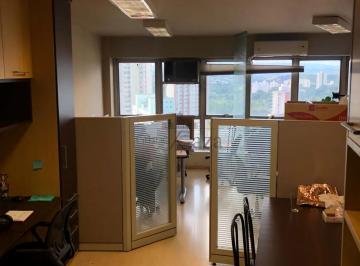 Comercial · 69m² · 1 Vaga · Oportunidade - Sala Comercial - Centro - Edifício Saint James - 84.50m² - Porteira Fechada.