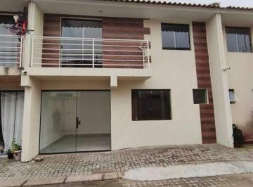 Casa · 70m² · 2 Quartos · 1 Vaga · Sobrado á venda com 2 quartos no bairro Iguaçu em Fazenda Rio Grande - PR
