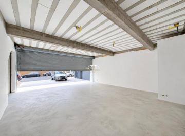 Comercial · 160m² · 2 Vagas · Salão Comercial Novo com 160m² para Locação no Jardim em Santo André