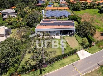 Casa · 360m² · 3 Quartos · 2 Vagas · Casa Térrea no Condomínio Terra do Boi 2