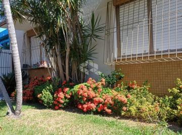 Apartamento · 61m² · 2 Quartos · Apartamento térreo de 2 dormitórios no Menino Deus próximo da Av. Érico Veríssimo