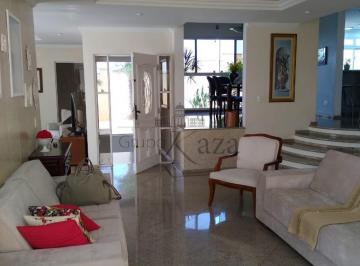 Casa · 1545m² · 4 Quartos · 3 Vagas · Sobrado - Condomínio Residencial Mirante do Vale - Jacareí - 700m² - 4 Dormitórios.