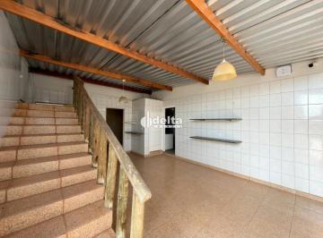 Casa · 200m² · 3 Quartos · 2 Vagas · Casa com comércio disponível para venda no bairro Bom Jesus em Uberlândia-MG