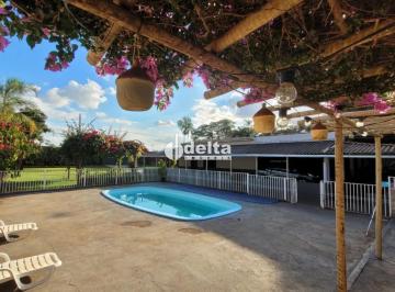 Rural · 3000m² · 4 Quartos · 6 Vagas · Chácara com  disponível para venda no bairro Morada Dos Pássaros em Uberlândia - MG.