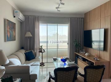 Apartamento · 91m² · 3 Quartos · 2 Vagas · Apartamento com 3 quartos sendo 1 suíte disponível para venda no bairro Santa Mônica em Uberlândia-M