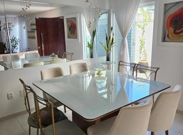 Casa · 200m² · 4 Quartos · 2 Vagas · Casa Tríplex com 4 Quartos e RoofTop à venda no Antares