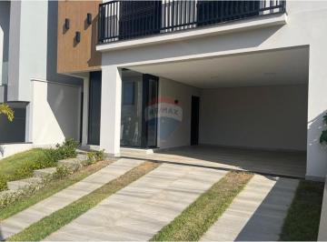 Casa · 195m² · 3 Quartos · 4 Vagas · Casa de Condomínio para alugar em Ondinhas de 195.00m² com 3 Quartos, 2 Suites e 4 Garagens