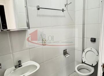 Banheiro · Aluga Pompeia rua. Tucuna 45m² privativo com uma vaga de garagem 1,6 km do Shopping West Plaza; A 1,