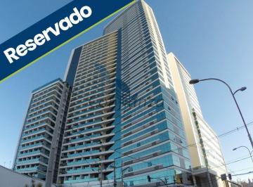 Apartamento · 66m² · 2 Quartos · 1 Vaga · Apartamento no 27º andar, com 2 quartos 1 vaga e vista privilegiada da cidade, no Centro de Curitiba