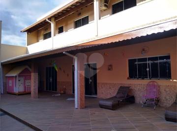 Casa · 420m² · 3 Quartos · 6 Vagas · Casa para venda em Centro de 420.00m² com 3 Quartos, 1 Suite e 6 Garagens