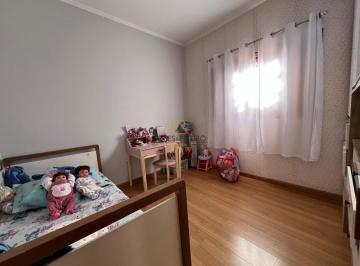 Casa Venda de 2 quartos · Casa para venda em Jardim Itália de 200.00m² com 2 Quartos, 1 Suite e 2 Garagens