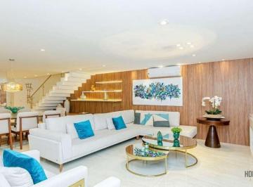 Apartamento · 217m² · 3 Quartos · 3 Vagas · Cobertura para venda em Água Verde de 217.00m² com 3 Quartos, 3 Suites e 3 Garagens