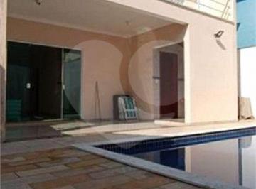 Casa · 215m² · 4 Quartos · 4 Vagas · Casa para venda em Centro de 215.00m² com 4 Quartos, 3 Suites e 4 Garagens