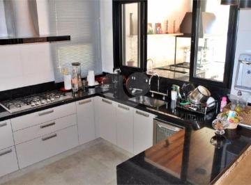 Casa · 260m² · 3 Quartos · 4 Vagas · Casa para venda em Bairro Inválido de 260.00m² com 3 Quartos, 2 Suites e 4 Garagens
