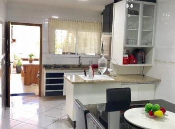 Casa · 140m² · 3 Quartos · 2 Vagas · Sobrado para venda em Centro de 140.00m² com 3 Quartos, 1 Suite e 2 Garagens