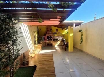 Casa · 207m² · 3 Quartos · 2 Vagas · Sobrado para venda em Parque Centenário de 207.00m² com 3 Quartos, 1 Suite e 2 Garagens