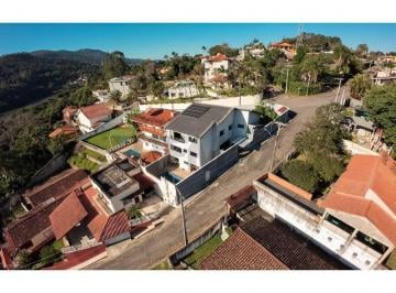 Casa · 340m² · 5 Quartos · 4 Vagas · Residência Alto Padrão com Vista para Lago, Energia Solar e Área de Lazer Completa em Mairiporã