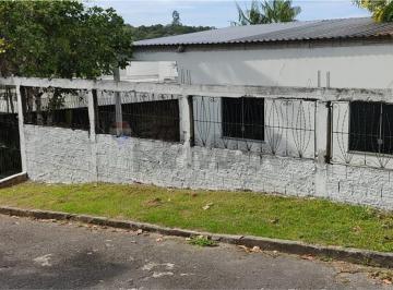 Casa · 171m² · 4 Quartos · 3 Vagas · Chácara Moderna no Tarumã: Conforto e Natureza