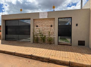 Casa · 130m² · 3 Quartos · 3 Vagas · EXCELENTE OPORTUNIDADE DE COMPRA! CASA COM 03 QUARTOS SENDO 02 SUÍTES