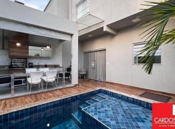 Casa · 175m² · 4 Quartos · 2 Vagas · Casa Padrão em Lauro de Freitas
