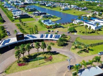 Casa · 420m² · 
                                Lote em Condomínio Fechado para Venda em Torres / RS no bairro Torr