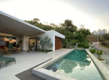 Casa · 380m² · 4 Quartos · 6 Vagas · Casa à venda no condomínio Vila Castela