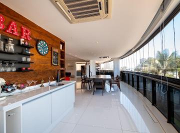 Apartamento · 390m² · 4 Quartos · 3 Vagas ·
Belíssimo Apartamento Totalmente Reformado Frontal Mar na Orla da B