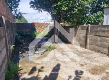 Casa · 70m² · 1 Quarto · 1 Vaga · Casa para venda em Centro de 70.00m² com 1 Quarto e 1 Garagem